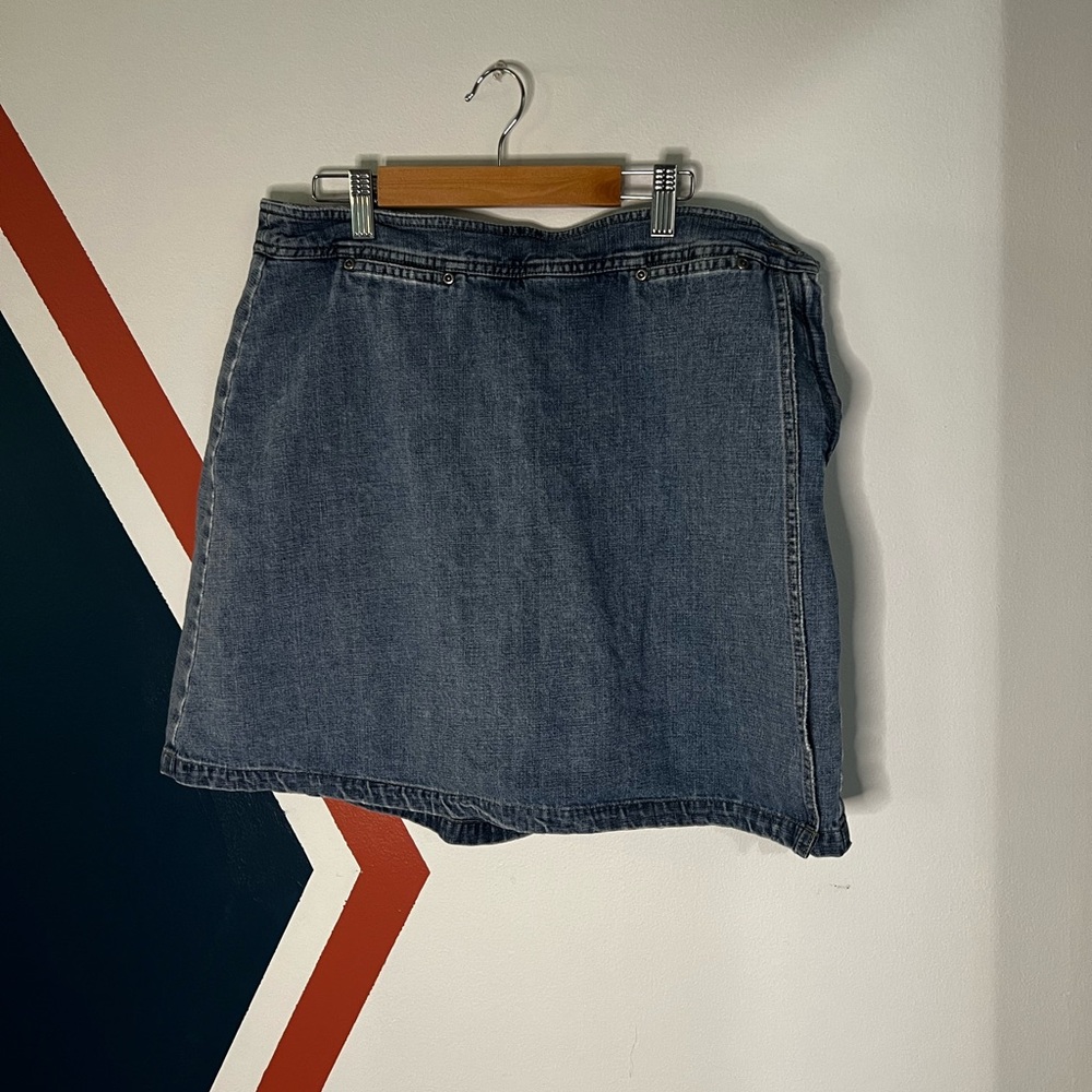 Vintage Liz Claiborne Classic 90s Style Denim Mini Skort in Blue Wash